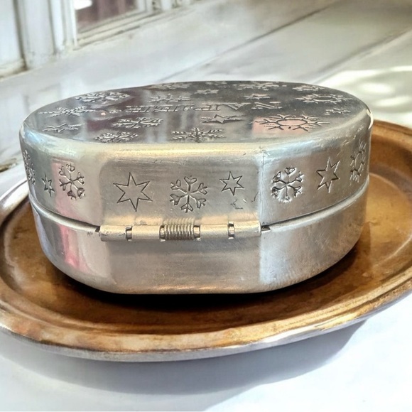 Napier Silver Snowflake Trinket Box - Picture 12 of 12